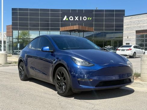 Used 2022 Tesla Model Y Long Range AWD/4WD image 1