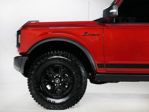 Used 2023 Ford Bronco Wildtrak AWD/4WD image 35