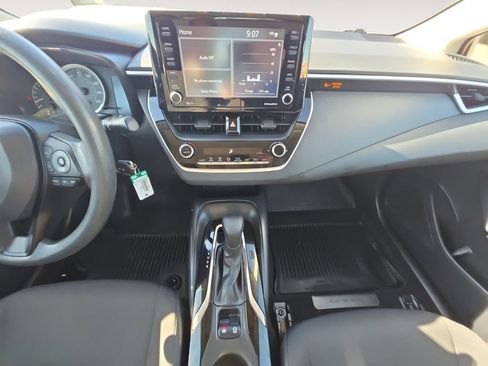 Used 2022 Toyota Corolla LE FWD image 13
