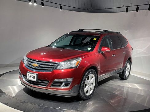 Used 2017 Chevrolet Traverse LT w/ Style and Technology Package image 8
