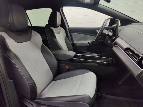 Certified 2023 Volkswagen ID.4 Pro image 5