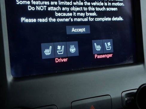 Used 2019 RAM 1500 Laramie AWD/4WD image 23