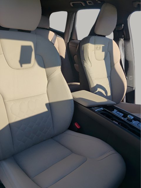 Certified 2026 Volvo XC60 B5 Plus AWD/4WD image 14