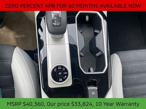 New 2025 Mitsubishi Outlander SE image 56