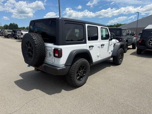 Used 2024 Jeep Wrangler Unlimited AWD/4WD image 6