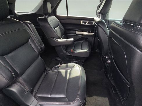 Used 2020 Ford Explorer XLT w/ Equipment Group 202A image 17