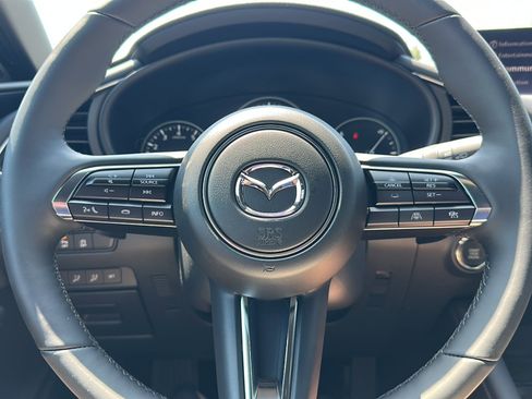 New 2025 MAZDA MAZDA3 Hatchback w/Premium Plus Pkg image 17