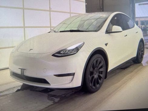 Used 2021 Tesla Model Y Long Range AWD/4WD image 2