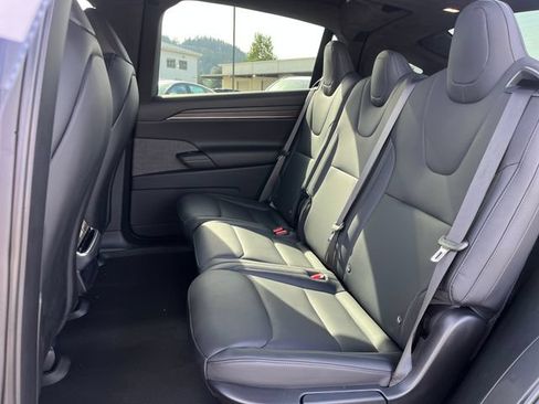 Used 2024 Tesla Model X AWD/4WD image 17