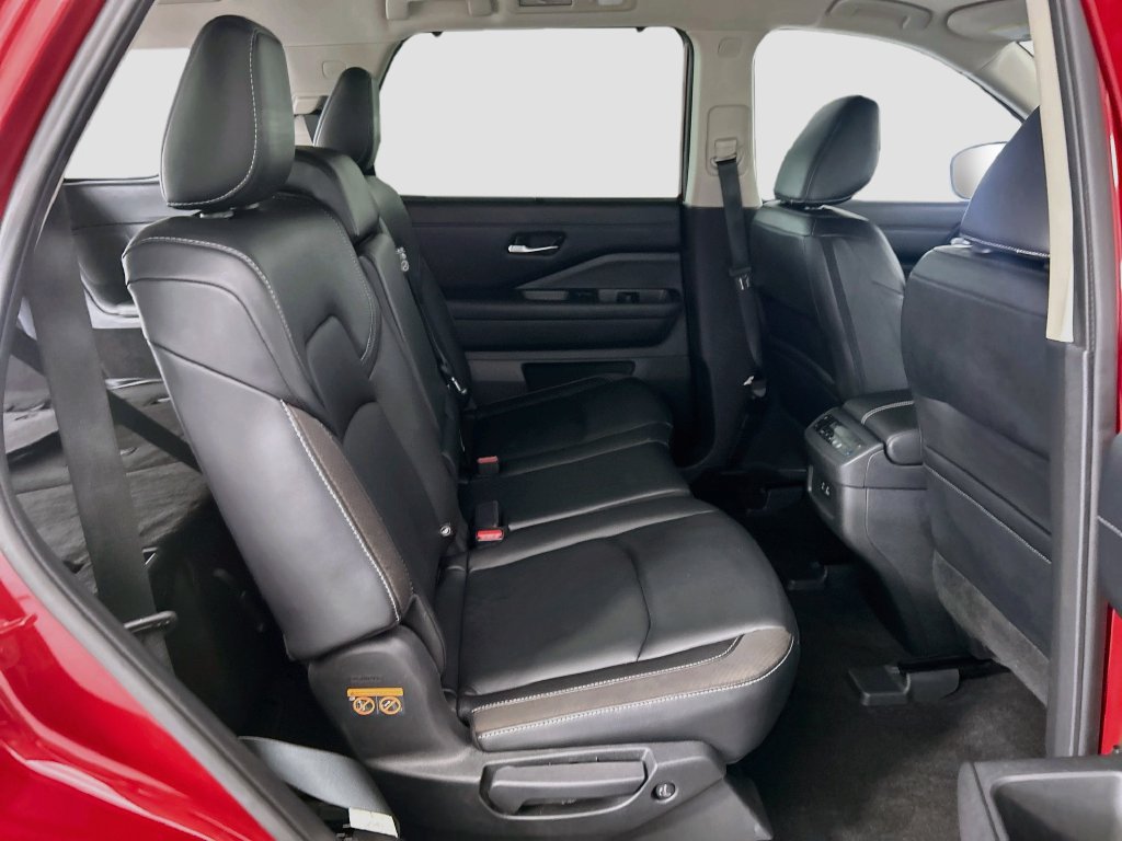 Used 2023 Nissan Pathfinder SL FWD image 21