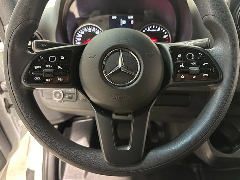 Used 2023 Mercedes-Benz Sprinter 2500 image 30