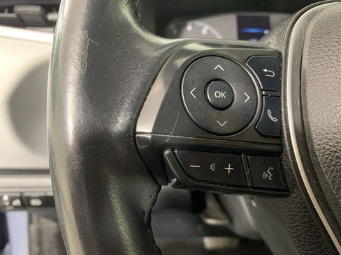 Used 2024 Toyota Corolla SE w/ SE Premium Package image 18