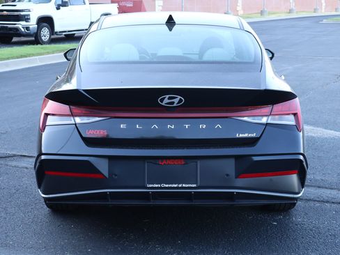Used 2024 Hyundai Elantra Limited FWD image 28