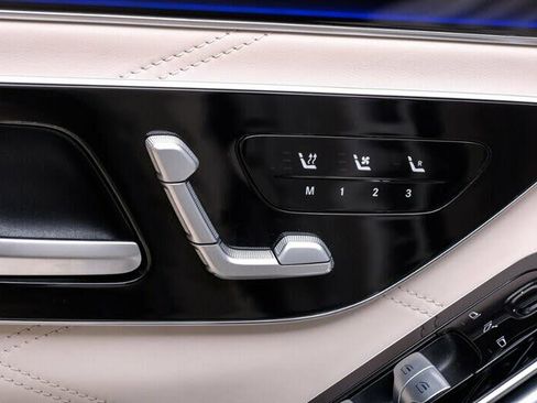 Used 2023 Mercedes-Benz Maybach S 680 4MATIC image 34