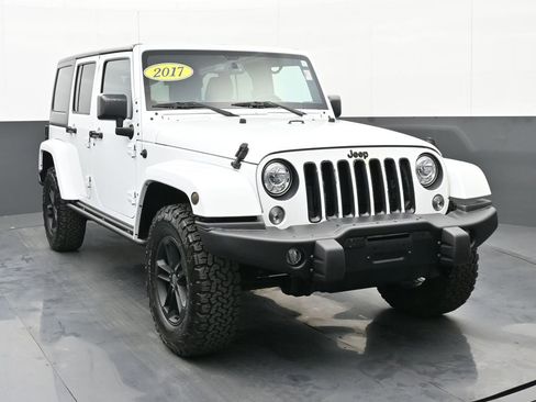 Used 2017 Jeep Wrangler Unlimited Sahara image 8