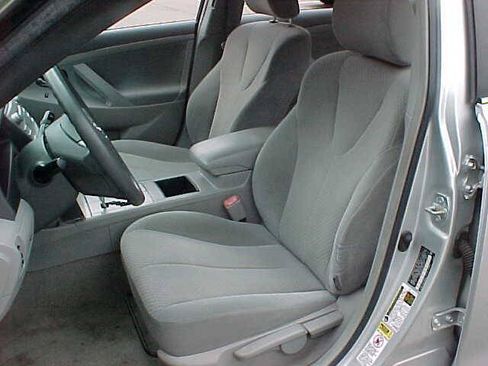 Used 2009 Toyota Camry FWD image 18