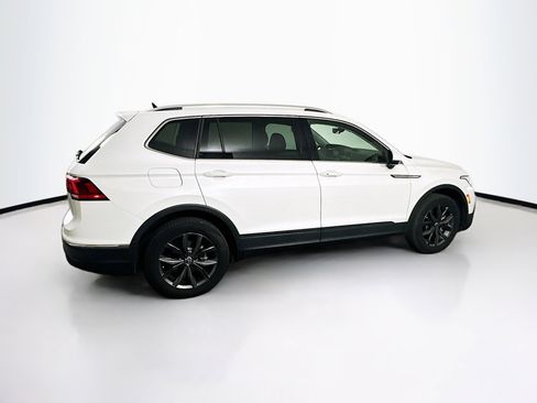 Used 2023 Volkswagen Tiguan SE image 10