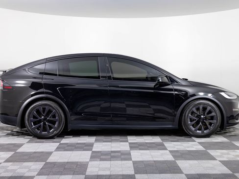 Used 2023 Tesla Model X Plaid image 9