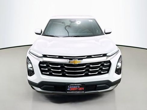 New 2026 Chevrolet Equinox LT image 2