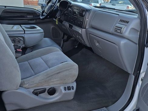 Used 2006 Ford F350 XLT image 19