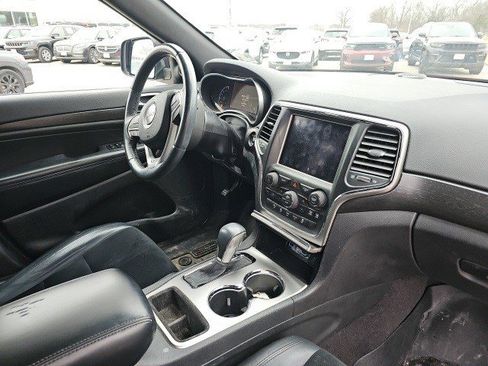 Used 2018 Jeep Grand Cherokee Altitude image 14