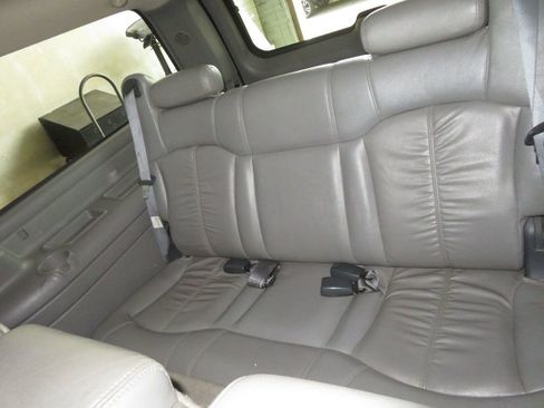 Used 2003 Chevrolet Suburban Z71 AWD/4WD image 27