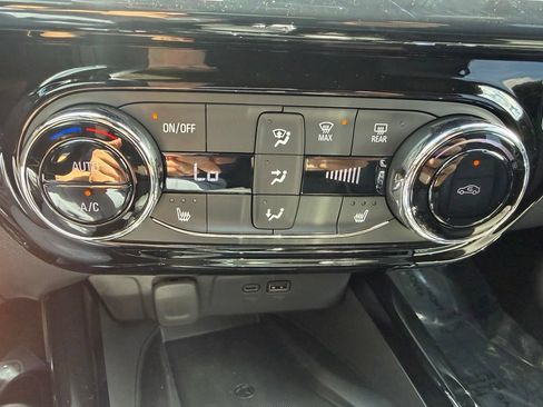 New 2026 Chevrolet Trax RS w/ Sunroof Package FWD image 20