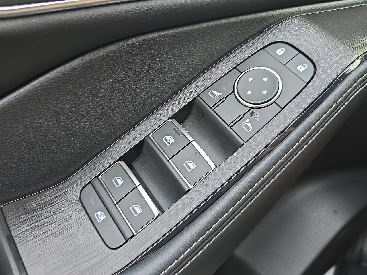 Used 2026 Nissan Rogue Platinum w/ Platinum Premium Package AWD/4WD image 26