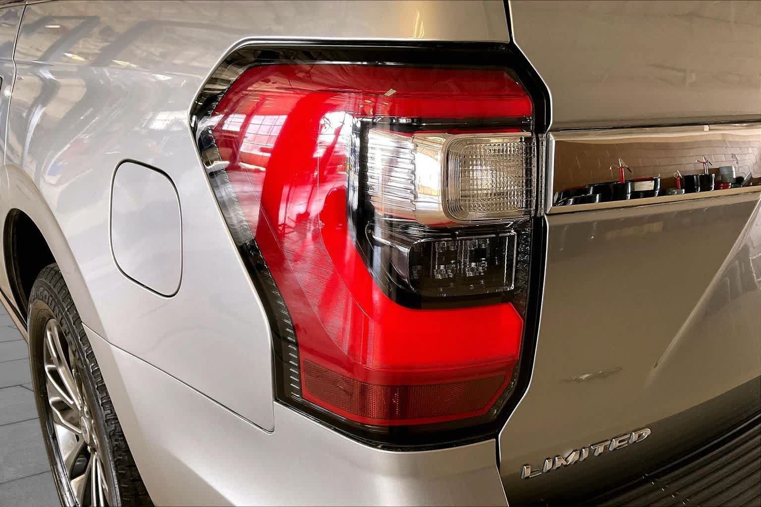 Used 2021 Ford Expedition Limited AWD/4WD image 26