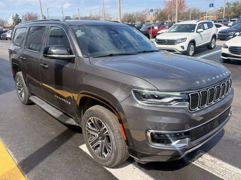 Used 2024 Jeep Wagoneer Series II w/ Flexible Seating Group image 3