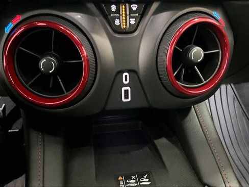 Used 2019 Chevrolet Blazer RS AWD/4WD image 16