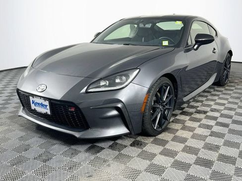 Used 2023 Toyota GR86 Premium w/ ALL Weather Mat Package (TMS) RWD image 2