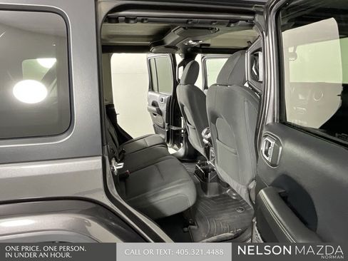 Used 2019 Jeep Wrangler Unlimited Sahara w/ Safety Group image 15