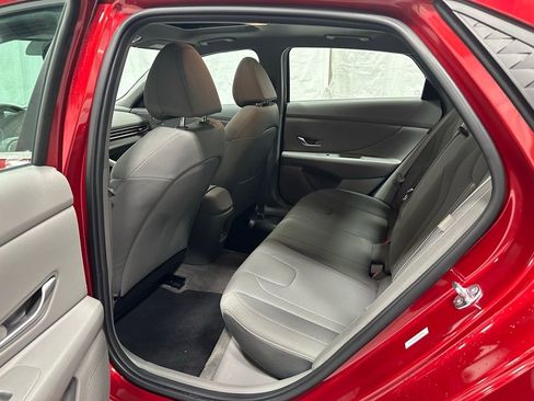 Used 2025 Hyundai Elantra SEL w/ Cargo Package image 42