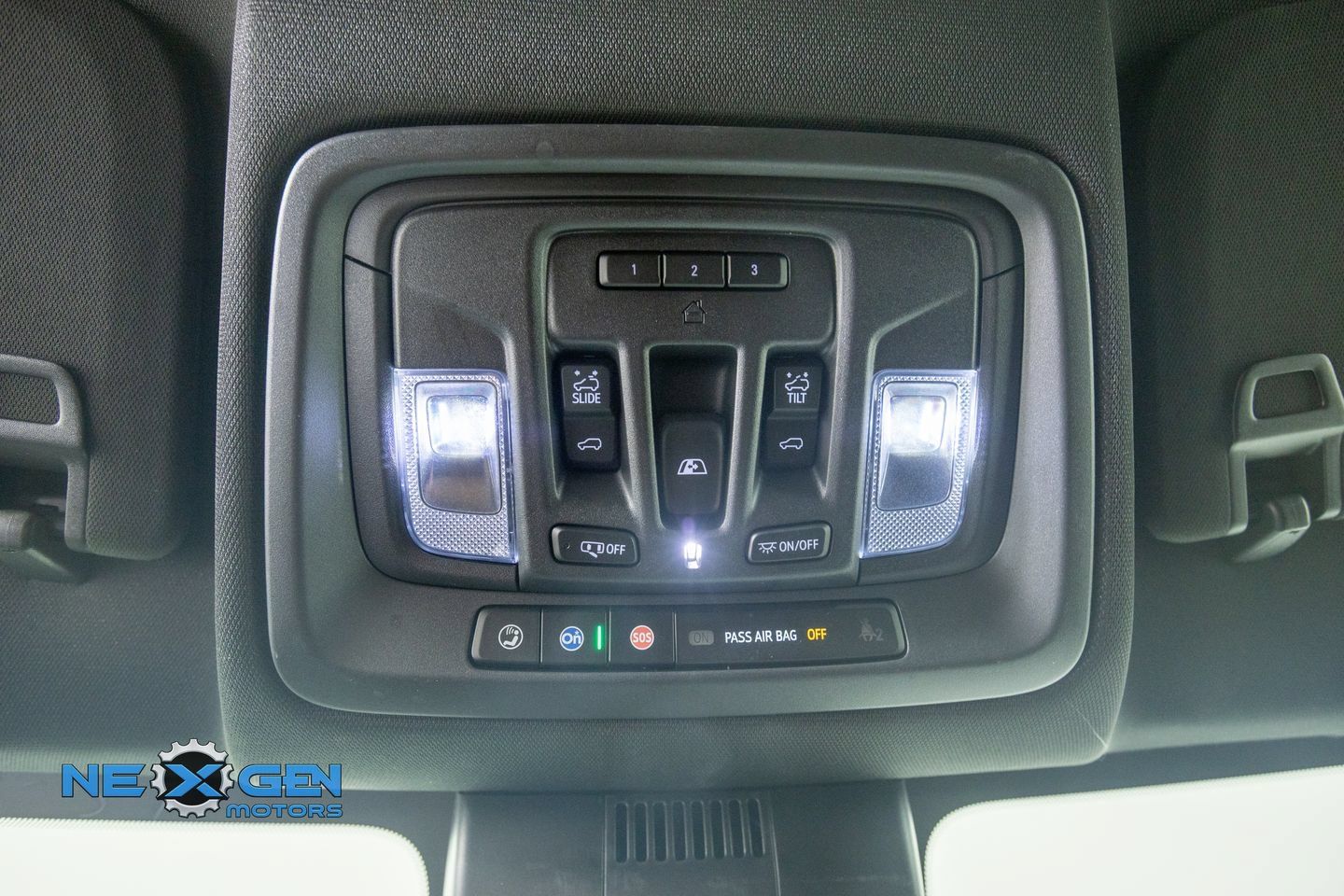 Used 2024 GMC Sierra 1500 AT4 w/ Technology Package AWD/4WD image 24
