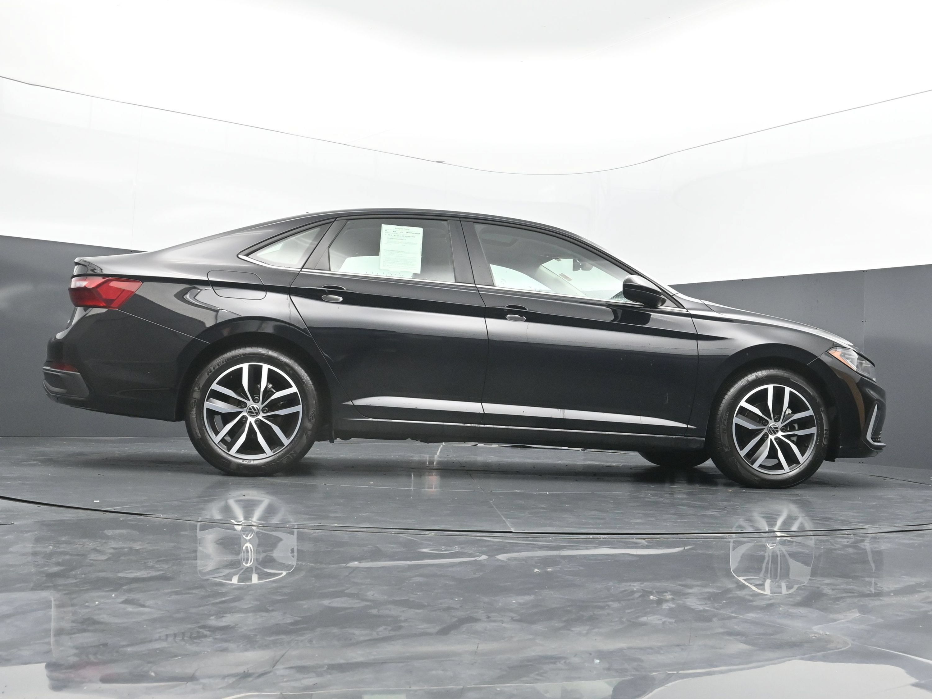 Used 2026 Volkswagen Jetta SE FWD image 39