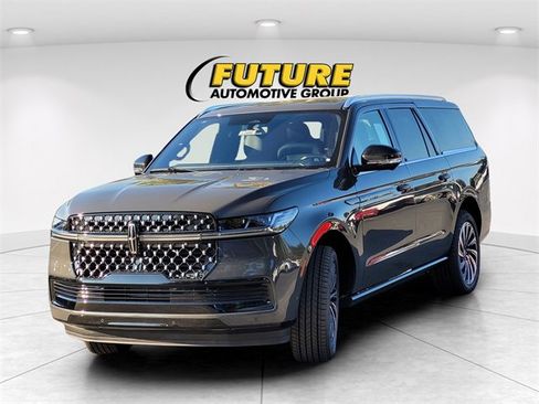 New 2025 Lincoln Navigator L Black Label image 2