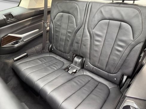 Used 2021 BMW X7 xDrive40i AWD/4WD image 14