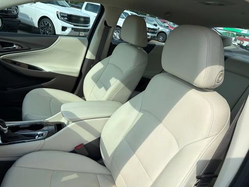 Used 2022 Chevrolet Malibu LT w/ Leather Package FWD image 12