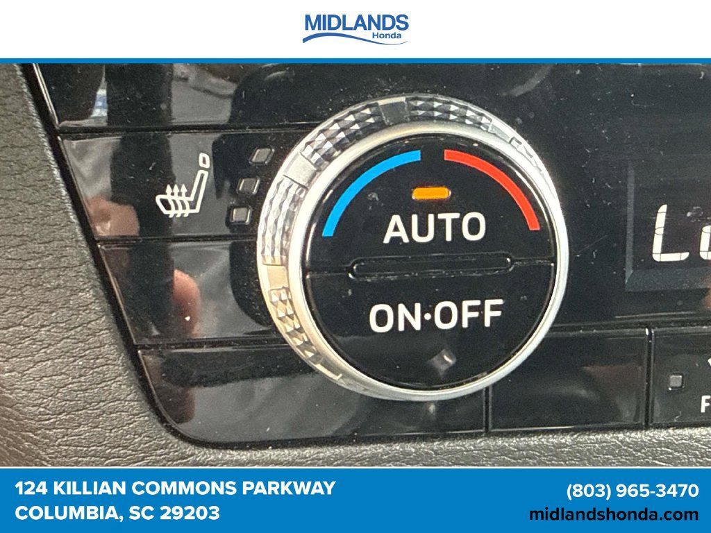 Used 2025 Mitsubishi Outlander SE FWD image 16