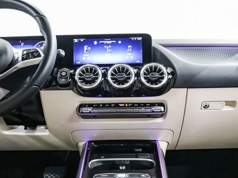 Certified 2024 Mercedes-Benz GLA 250 image 13