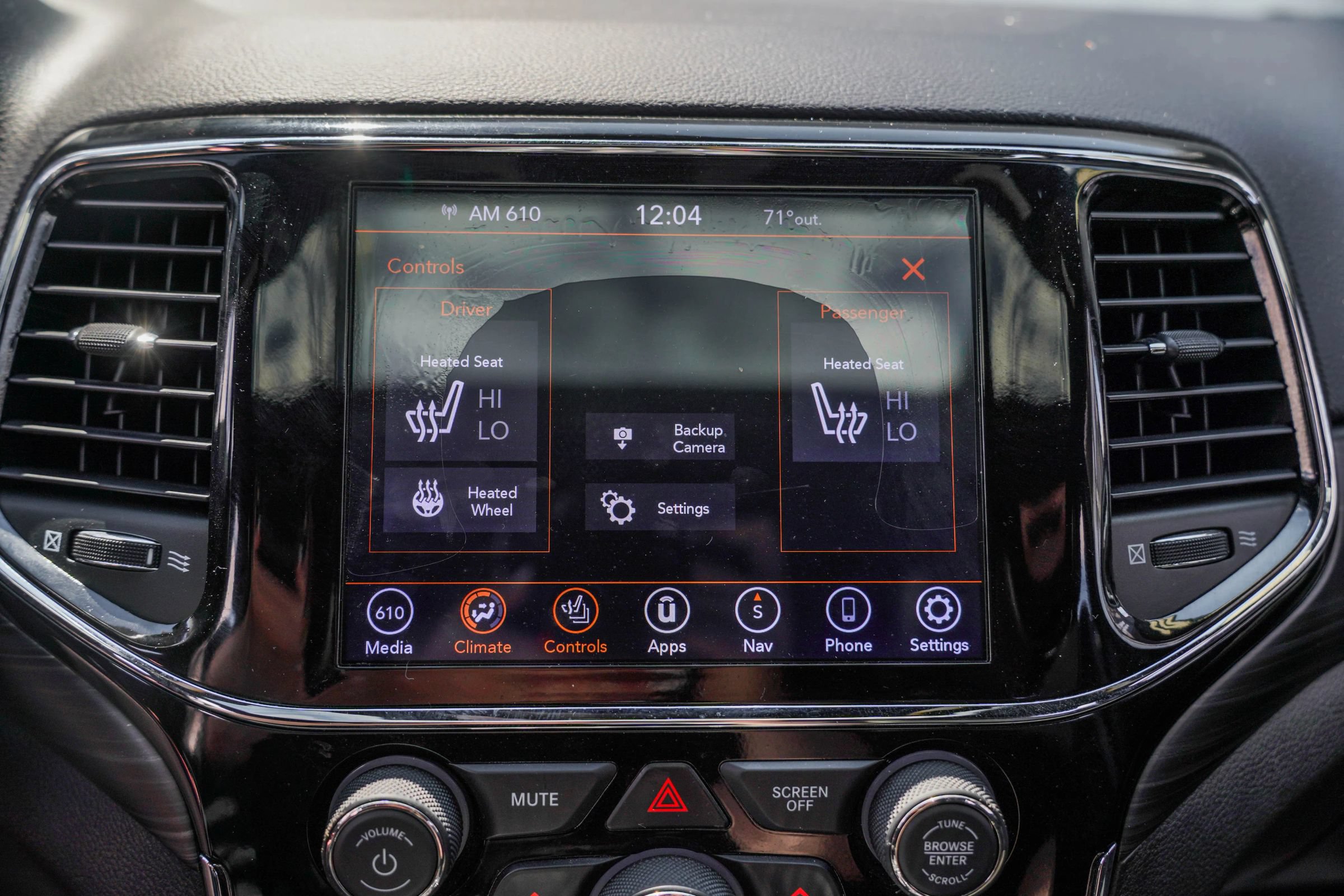 Used 2020 Jeep Grand Cherokee Altitude AWD/4WD image 20