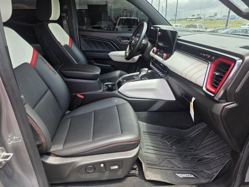 Used 2024 GMC Canyon AT4X AWD/4WD image 17