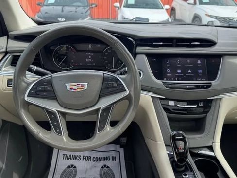 Used 2020 Cadillac XT5 Premium Luxury AWD/4WD image 10