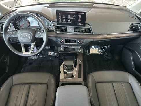 Used 2023 Audi Q5 2.0T Premium w/ Convenience Package AWD/4WD image 3