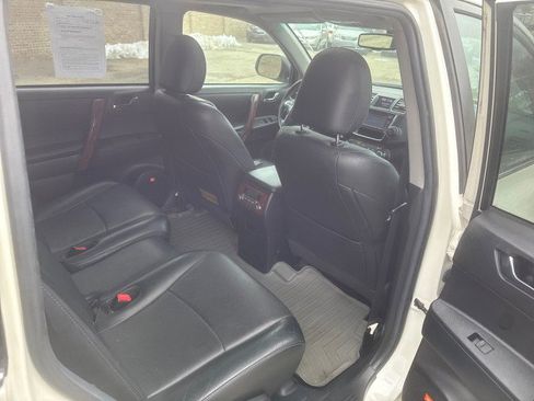 Used 2013 Toyota Highlander Limited image 13
