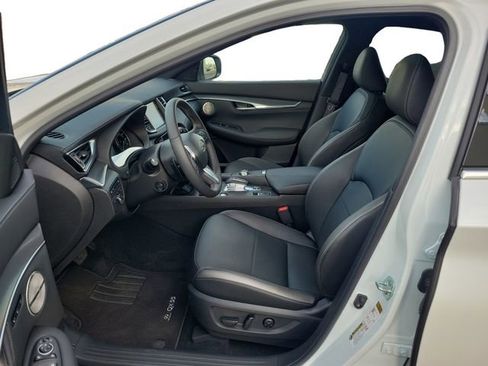 Used 2025 INFINITI QX55 Essential image 9