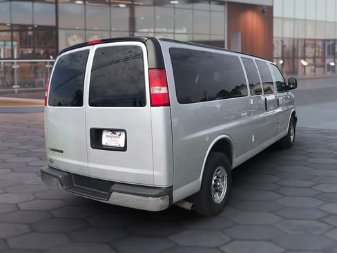 Used 2017 Chevrolet Express 3500 LT w/ LT Preferred Equipment Group image 5