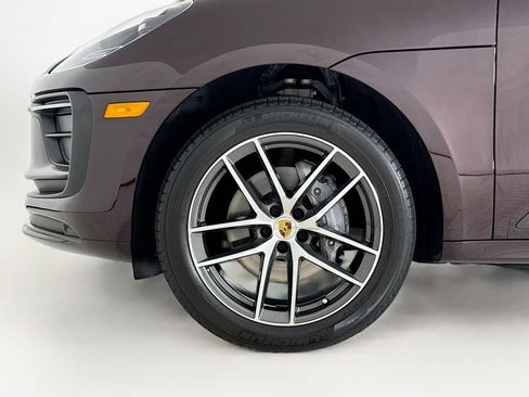 Used 2024 Porsche Macan AWD/4WD image 33