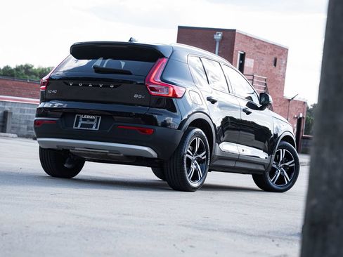 Certified 2023 Volvo XC40 B5 Core w/ Convenience Package AWD/4WD image 6